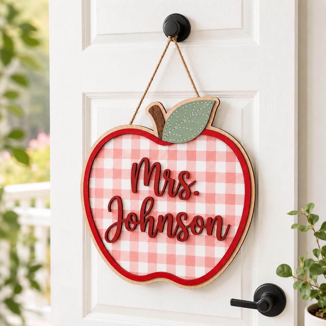 Personalized Apple Teacher Sign design detail